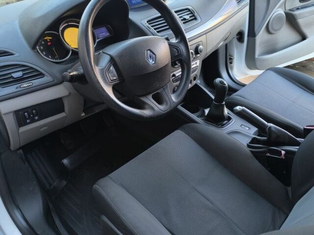 Білий Рено Меган, об'ємом двигуна 1.5 л та пробігом 277 тис. км за 5400 $, фото 22 на Automoto.ua