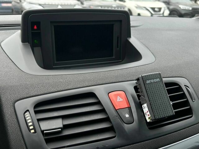 Білий Рено Меган, об'ємом двигуна 1.5 л та пробігом 230 тис. км за 6500 $, фото 10 на Automoto.ua