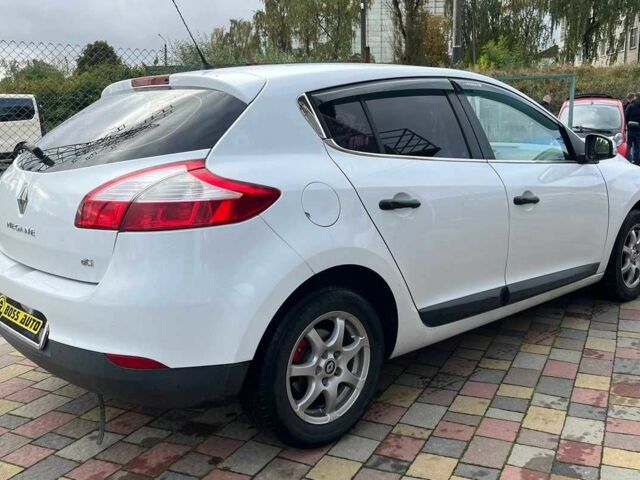 Белый Рено Меган, объемом двигателя 1.4 л и пробегом 198 тыс. км за 5900 $, фото 6 на Automoto.ua