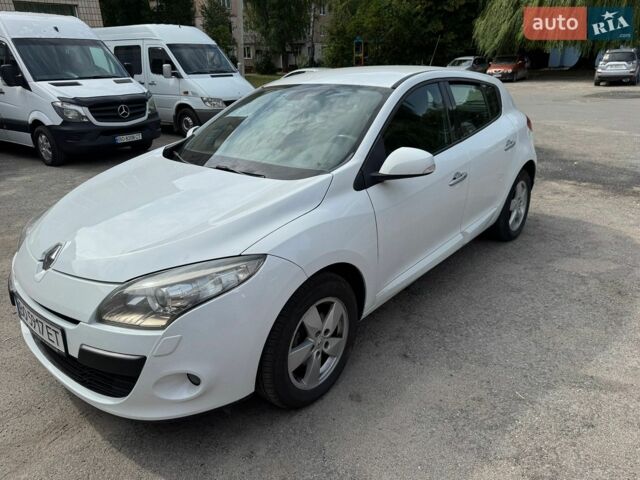 Білий Рено Меган, об'ємом двигуна 2 л та пробігом 185 тис. км за 6700 $, фото 1 на Automoto.ua