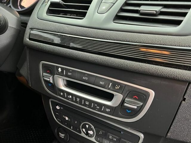 Білий Рено Меган, об'ємом двигуна 0 л та пробігом 190 тис. км за 6999 $, фото 19 на Automoto.ua