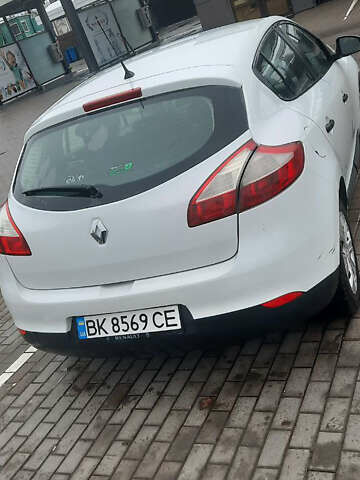 Белый Рено Меган, объемом двигателя 1.5 л и пробегом 306 тыс. км за 6499 $, фото 6 на Automoto.ua