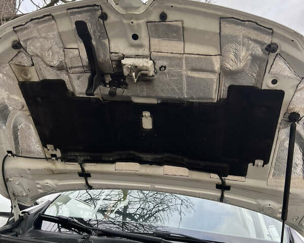 Білий Рено Меган, об'ємом двигуна 1.46 л та пробігом 199 тис. км за 6100 $, фото 21 на Automoto.ua