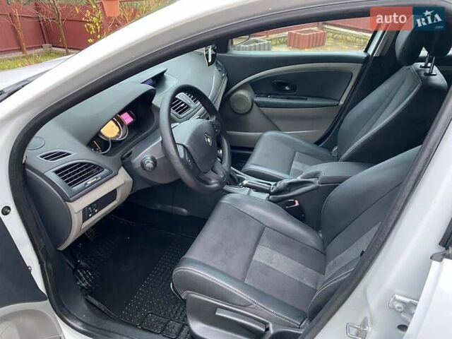 Белый Рено Меган, объемом двигателя 1.5 л и пробегом 210 тыс. км за 6450 $, фото 31 на Automoto.ua