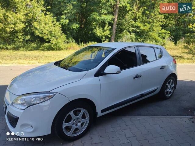 Белый Рено Меган, объемом двигателя 1.46 л и пробегом 241 тыс. км за 6500 $, фото 4 на Automoto.ua