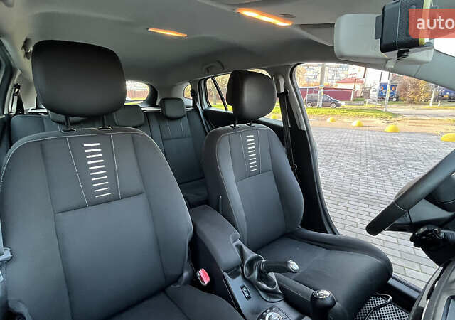 Білий Рено Меган, об'ємом двигуна 1.46 л та пробігом 250 тис. км за 7700 $, фото 21 на Automoto.ua