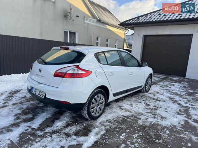 Білий Рено Меган, об'ємом двигуна 1.6 л та пробігом 139 тис. км за 7600 $, фото 8 на Automoto.ua