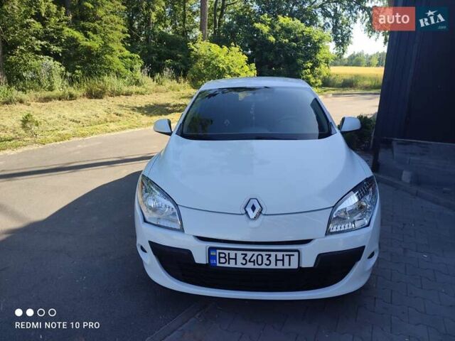 Белый Рено Меган, объемом двигателя 1.46 л и пробегом 241 тыс. км за 6500 $, фото 2 на Automoto.ua