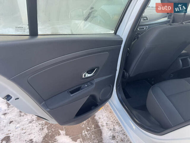 Білий Рено Меган, об'ємом двигуна 1.6 л та пробігом 139 тис. км за 7600 $, фото 37 на Automoto.ua