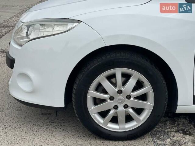 Белый Рено Меган, объемом двигателя 1.5 л и пробегом 171 тыс. км за 7900 $, фото 9 на Automoto.ua