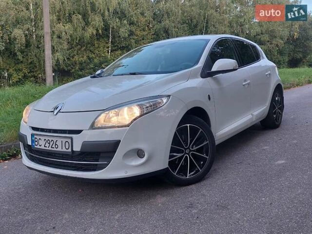Білий Рено Меган, об'ємом двигуна 1.46 л та пробігом 163 тис. км за 7500 $, фото 17 на Automoto.ua
