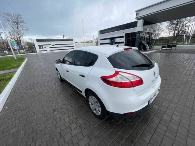 Белый Рено Меган, объемом двигателя 1.5 л и пробегом 340 тыс. км за 6500 $, фото 8 на Automoto.ua