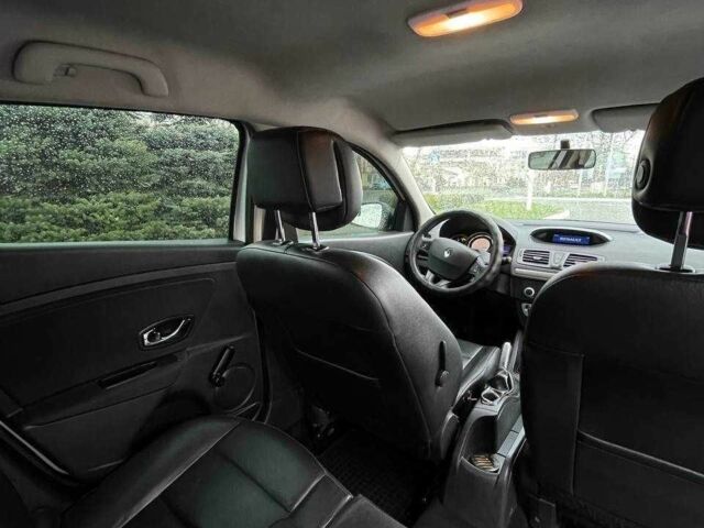 Белый Рено Меган, объемом двигателя 1.5 л и пробегом 340 тыс. км за 6500 $, фото 18 на Automoto.ua