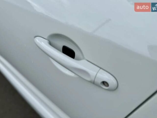 Белый Рено Меган, объемом двигателя 1.5 л и пробегом 290 тыс. км за 7100 $, фото 9 на Automoto.ua