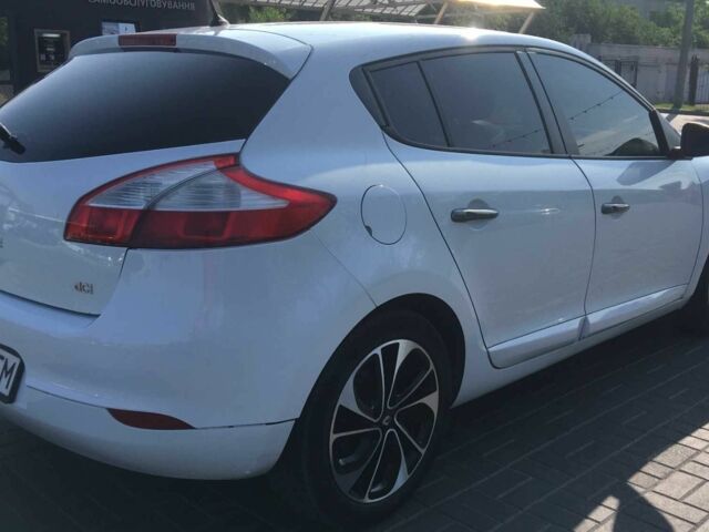 Рено Меган 2012 в Днепре (Днепропетровске) на Automoto.ua Белый Рено Меган, объемом двигателя 1.5 л и пробегом 215 тыс. км за 7650 $, фото 3 на Automoto.ua