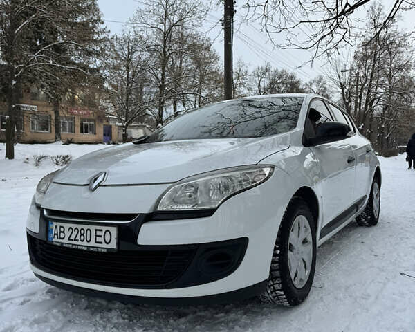 Білий Рено Меган, об'ємом двигуна 1.46 л та пробігом 250 тис. км за 5350 $, фото 4 на Automoto.ua