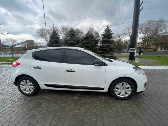 Белый Рено Меган, объемом двигателя 1.5 л и пробегом 340 тыс. км за 6500 $, фото 4 на Automoto.ua