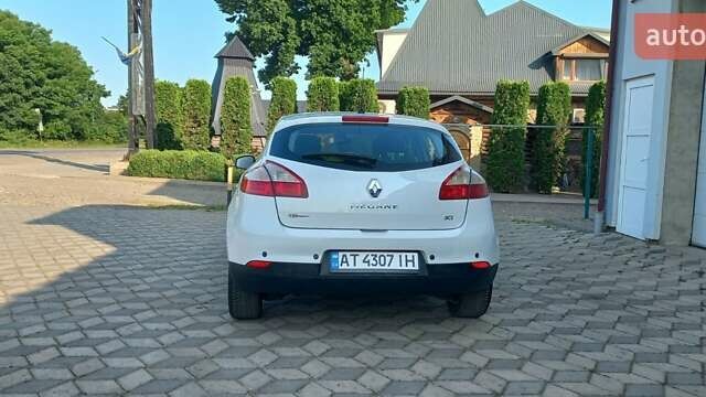 Белый Рено Меган, объемом двигателя 1.5 л и пробегом 226 тыс. км за 8200 $, фото 9 на Automoto.ua