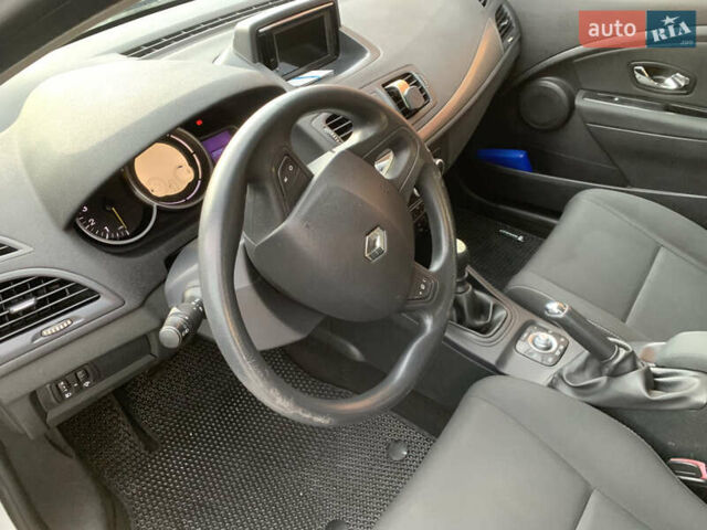 Белый Рено Меган, объемом двигателя 1.46 л и пробегом 290 тыс. км за 6500 $, фото 6 на Automoto.ua