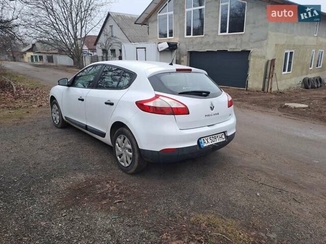 Белый Рено Меган, объемом двигателя 1.46 л и пробегом 349 тыс. км за 6300 $, фото 3 на Automoto.ua
