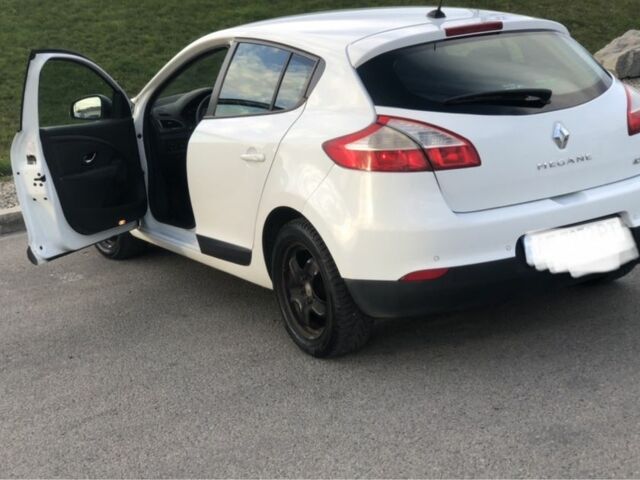 Білий Рено Меган, об'ємом двигуна 1.5 л та пробігом 309 тис. км за 7990 $, фото 2 на Automoto.ua