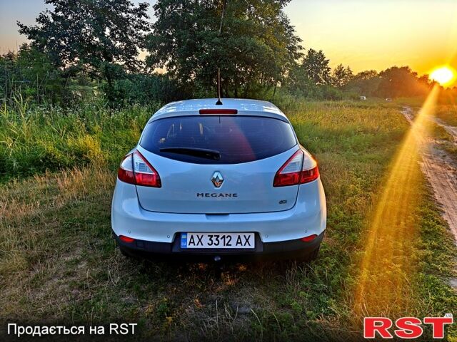 Белый Рено Меган, объемом двигателя 1.5 л и пробегом 245 тыс. км за 7650 $, фото 2 на Automoto.ua