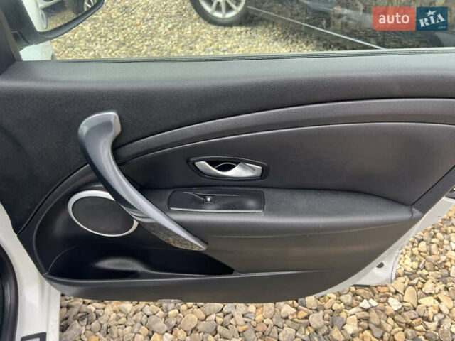 Белый Рено Меган, объемом двигателя 1.5 л и пробегом 231 тыс. км за 6999 $, фото 20 на Automoto.ua