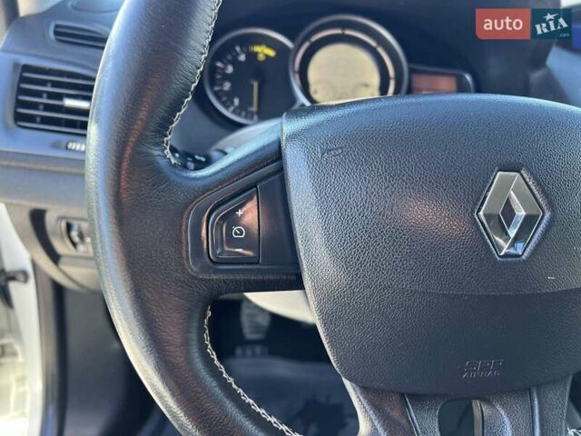 Білий Рено Меган, об'ємом двигуна 1.5 л та пробігом 280 тис. км за 5800 $, фото 15 на Automoto.ua
