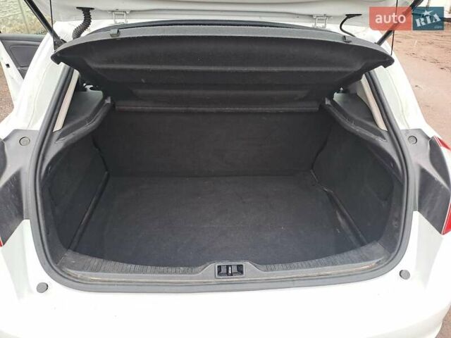 Белый Рено Меган, объемом двигателя 1.46 л и пробегом 349 тыс. км за 6300 $, фото 7 на Automoto.ua