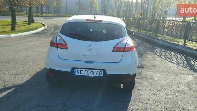 Белый Рено Меган, объемом двигателя 1.6 л и пробегом 183 тыс. км за 6450 $, фото 4 на Automoto.ua