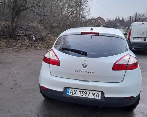 Белый Рено Меган, объемом двигателя 1.6 л и пробегом 207 тыс. км за 6400 $, фото 8 на Automoto.ua