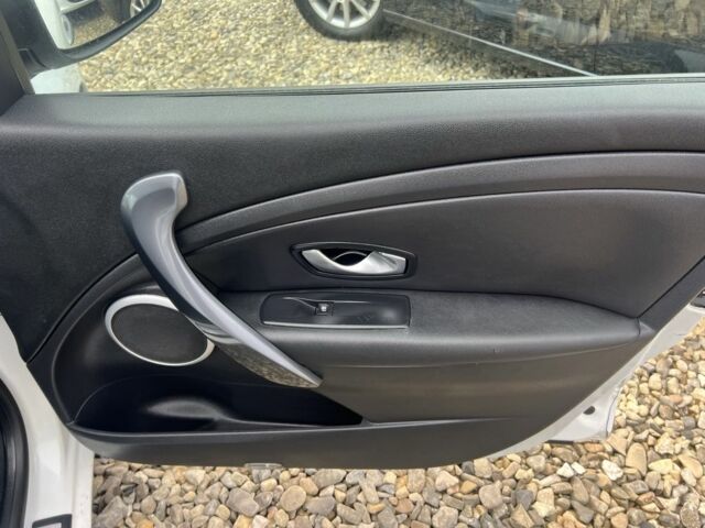 Білий Рено Меган, об'ємом двигуна 1.5 л та пробігом 231 тис. км за 7499 $, фото 7 на Automoto.ua