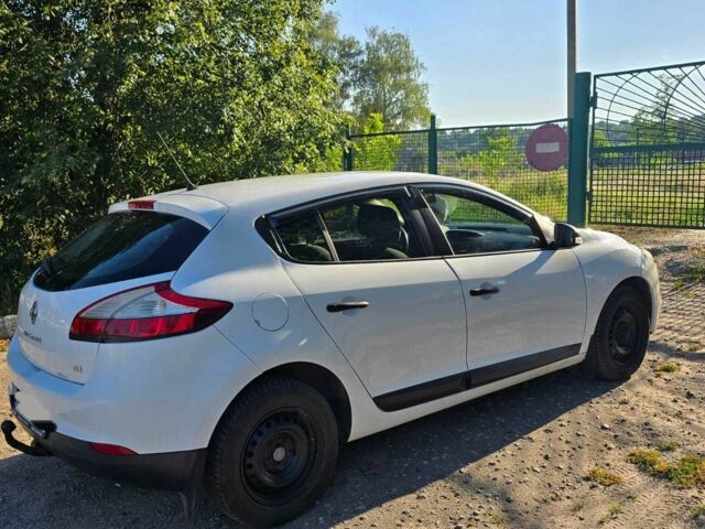 Білий Рено Меган, об'ємом двигуна 1.5 л та пробігом 259 тис. км за 6800 $, фото 4 на Automoto.ua