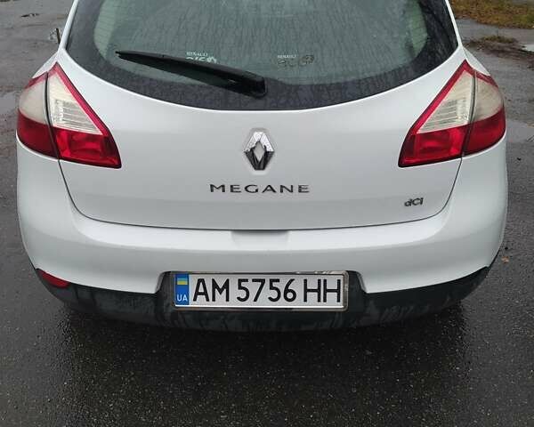 Білий Рено Меган, об'ємом двигуна 1.46 л та пробігом 247 тис. км за 6700 $, фото 4 на Automoto.ua