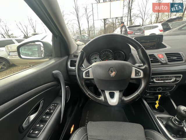 Белый Рено Меган, объемом двигателя 1.5 л и пробегом 231 тыс. км за 6999 $, фото 17 на Automoto.ua