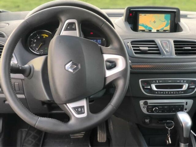 Белый Рено Меган, объемом двигателя 1.5 л и пробегом 309 тыс. км за 7720 $, фото 1 на Automoto.ua