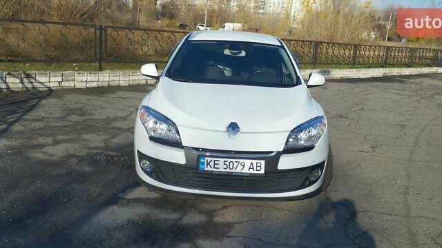 Белый Рено Меган, объемом двигателя 1.6 л и пробегом 183 тыс. км за 6450 $, фото 2 на Automoto.ua