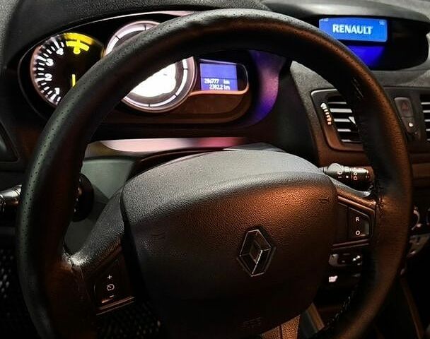 Білий Рено Меган, об'ємом двигуна 1.46 л та пробігом 287 тис. км за 5900 $, фото 29 на Automoto.ua