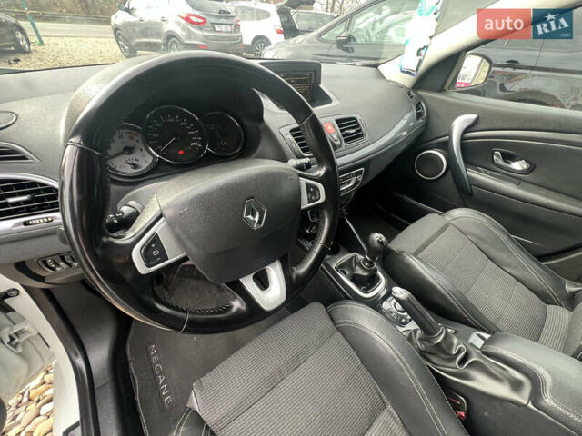 Белый Рено Меган, объемом двигателя 1.5 л и пробегом 231 тыс. км за 6999 $, фото 29 на Automoto.ua