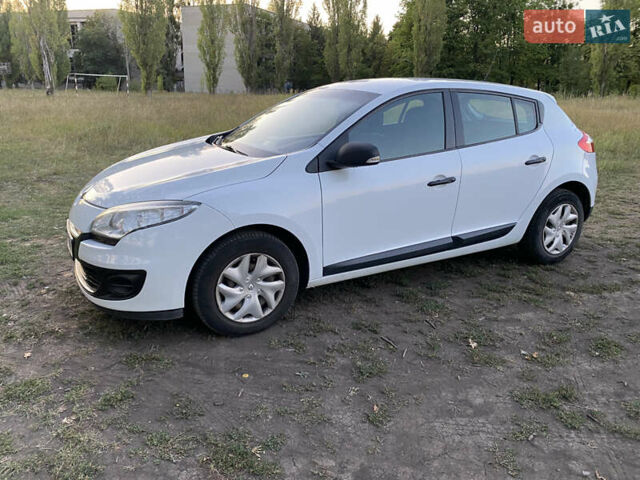 Білий Рено Меган, об'ємом двигуна 1.46 л та пробігом 223 тис. км за 6700 $, фото 1 на Automoto.ua