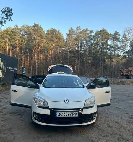 Белый Рено Меган, объемом двигателя 1.5 л и пробегом 251 тыс. км за 6800 $, фото 5 на Automoto.ua