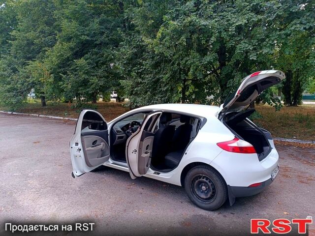 Білий Рено Меган, об'ємом двигуна 1.5 л та пробігом 225 тис. км за 6000 $, фото 7 на Automoto.ua