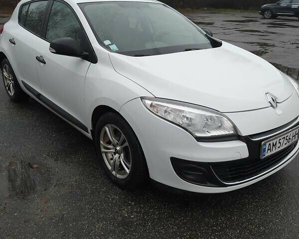 Білий Рено Меган, об'ємом двигуна 1.46 л та пробігом 247 тис. км за 6700 $, фото 7 на Automoto.ua