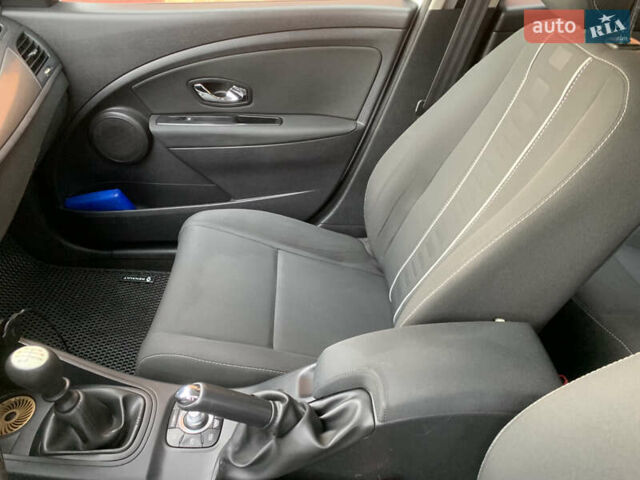 Белый Рено Меган, объемом двигателя 1.46 л и пробегом 290 тыс. км за 6500 $, фото 8 на Automoto.ua