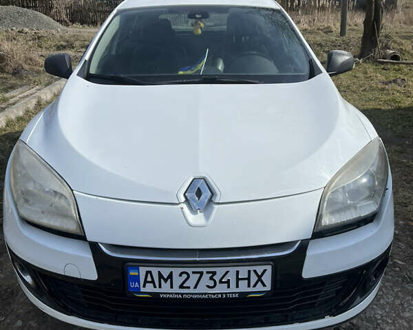 Белый Рено Меган, объемом двигателя 1.5 л и пробегом 280 тыс. км за 4900 $, фото 8 на Automoto.ua
