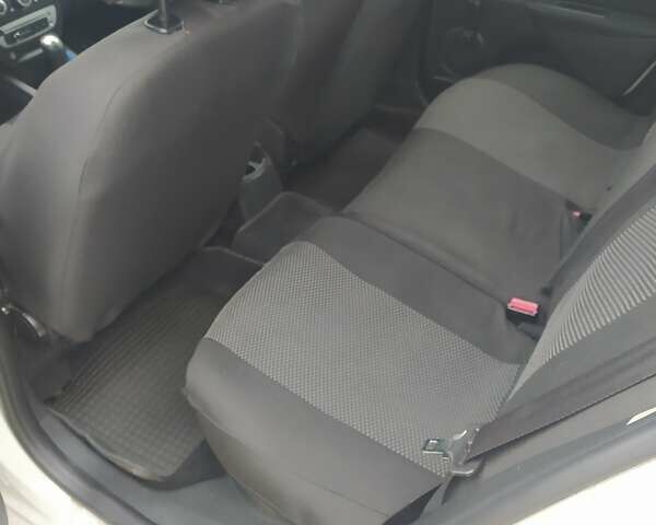 Білий Рено Меган, об'ємом двигуна 1.46 л та пробігом 247 тис. км за 6700 $, фото 13 на Automoto.ua