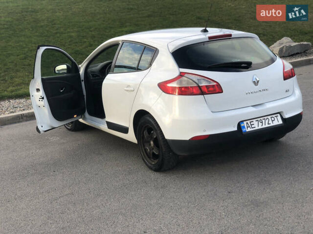 Білий Рено Меган, об'ємом двигуна 1.5 л та пробігом 312 тис. км за 7572 $, фото 5 на Automoto.ua