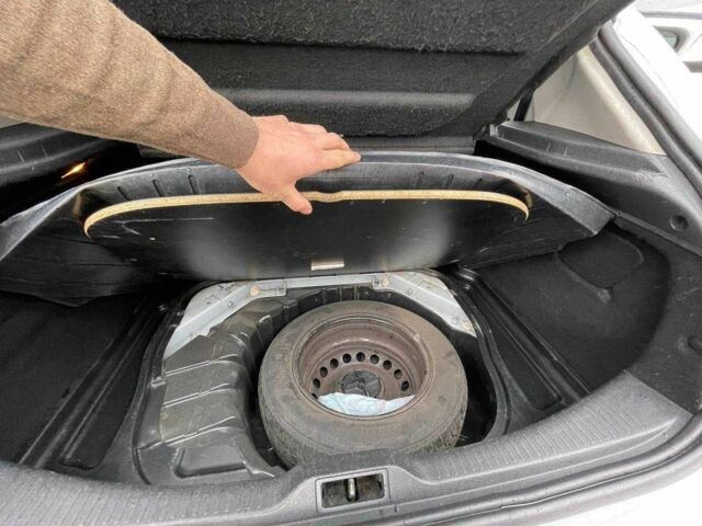 Белый Рено Меган, объемом двигателя 1.5 л и пробегом 340 тыс. км за 6500 $, фото 17 на Automoto.ua