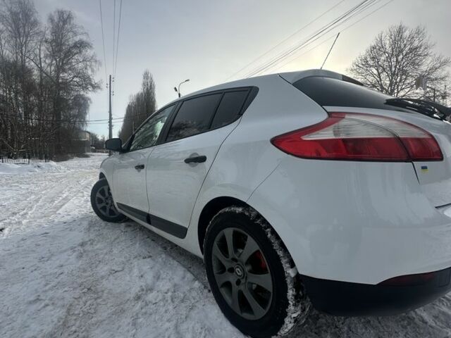 Білий Рено Меган, об'ємом двигуна 1.5 л та пробігом 281 тис. км за 5899 $, фото 7 на Automoto.ua