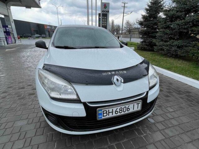 Белый Рено Меган, объемом двигателя 1.5 л и пробегом 340 тыс. км за 6500 $, фото 11 на Automoto.ua